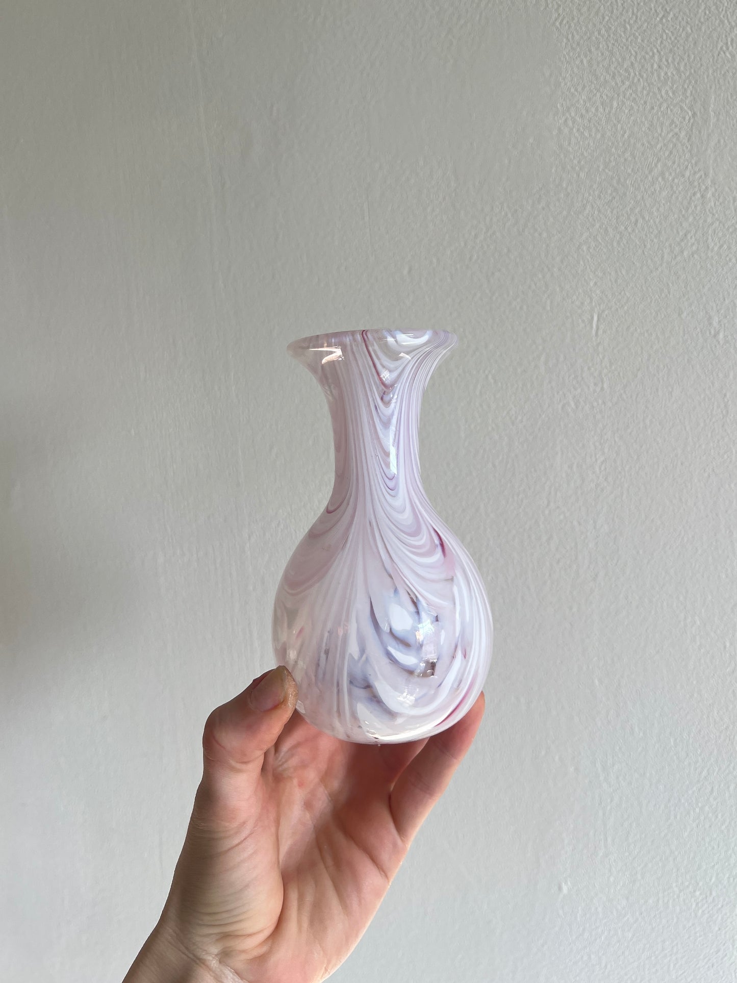 BABY PINK GLASS BUD VASE
