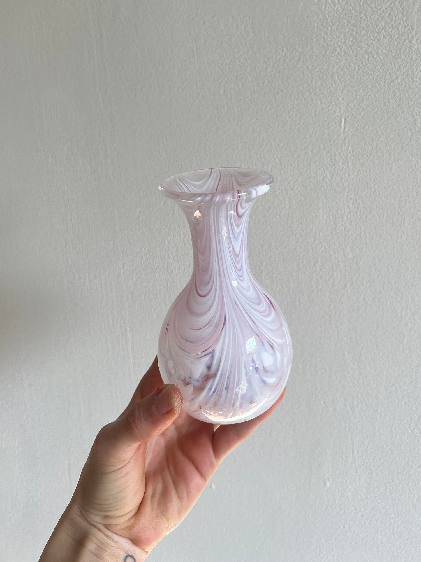 BABY PINK GLASS BUD VASE