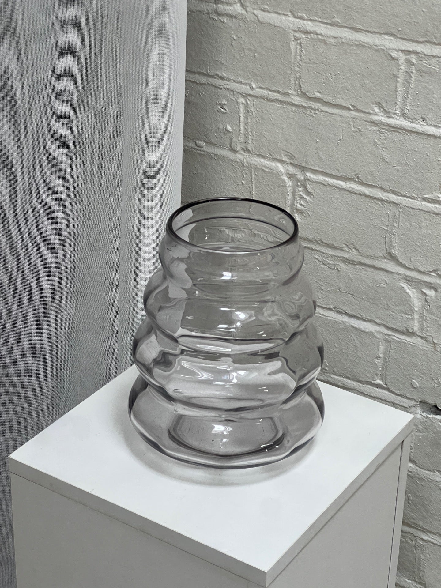 BEEHIVE GLASS VASE