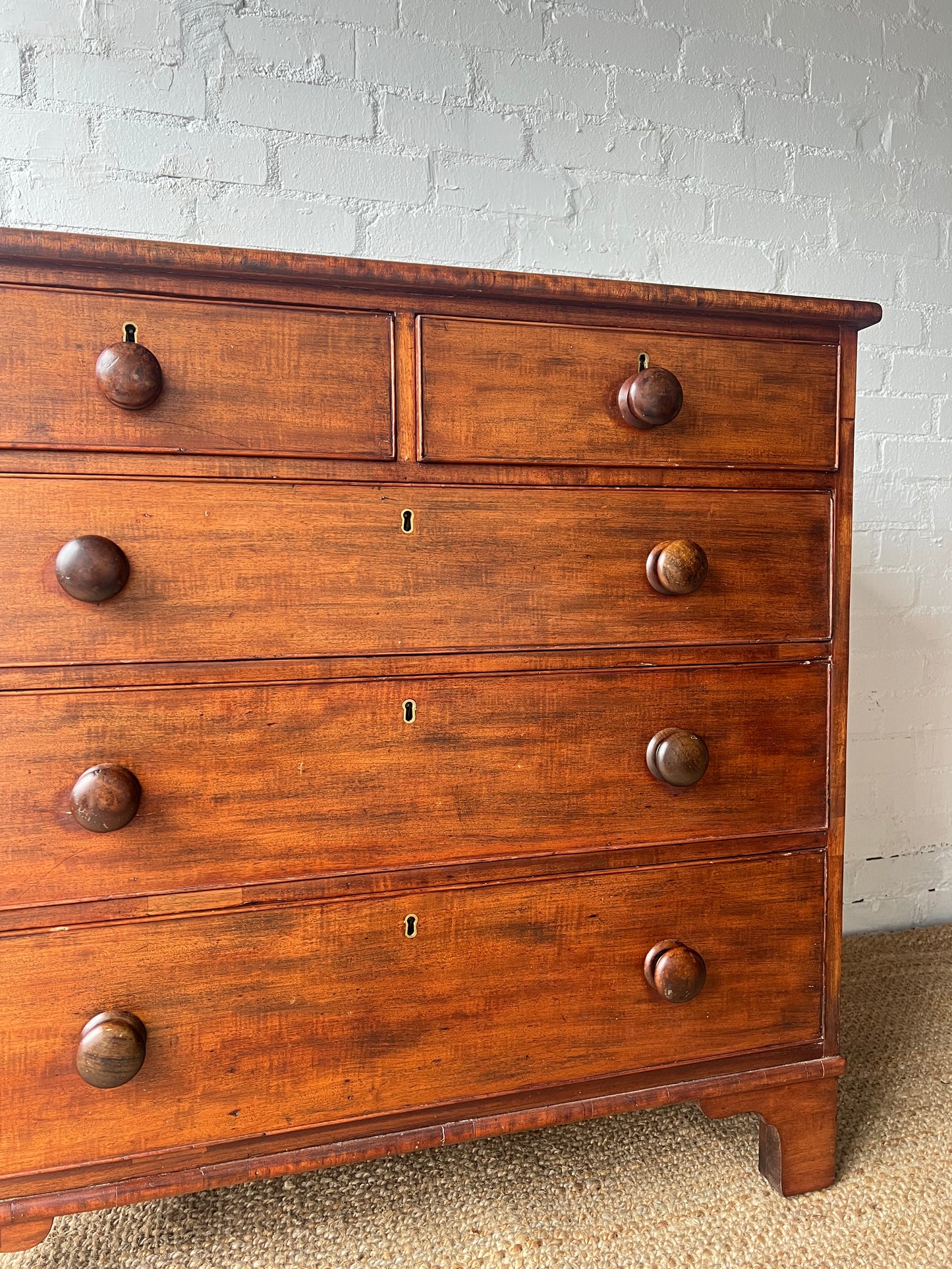 EARLY VICTORIAN MAHOGANY CHEST OF DRAWERS