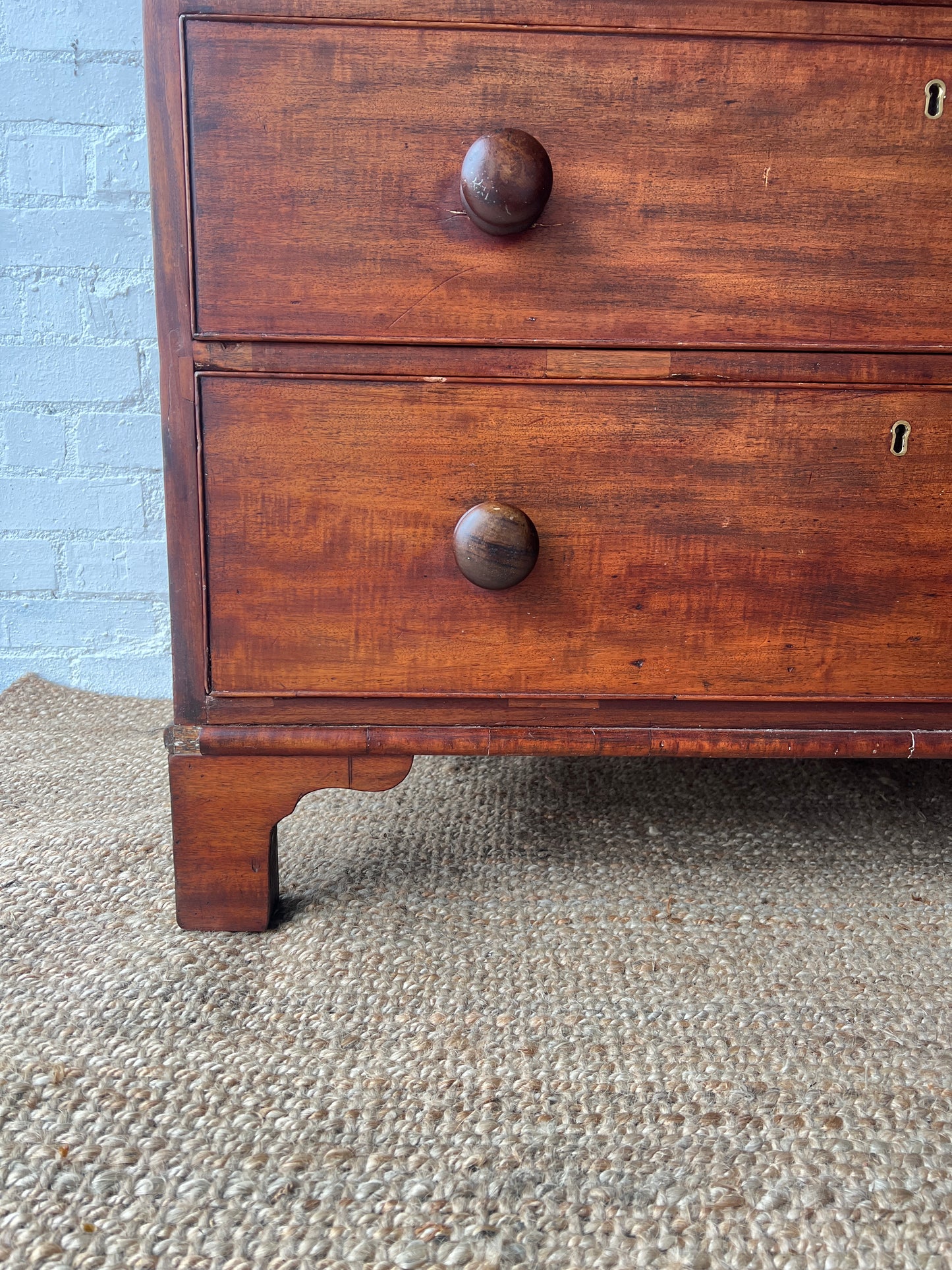 EARLY VICTORIAN MAHOGANY CHEST OF DRAWERS