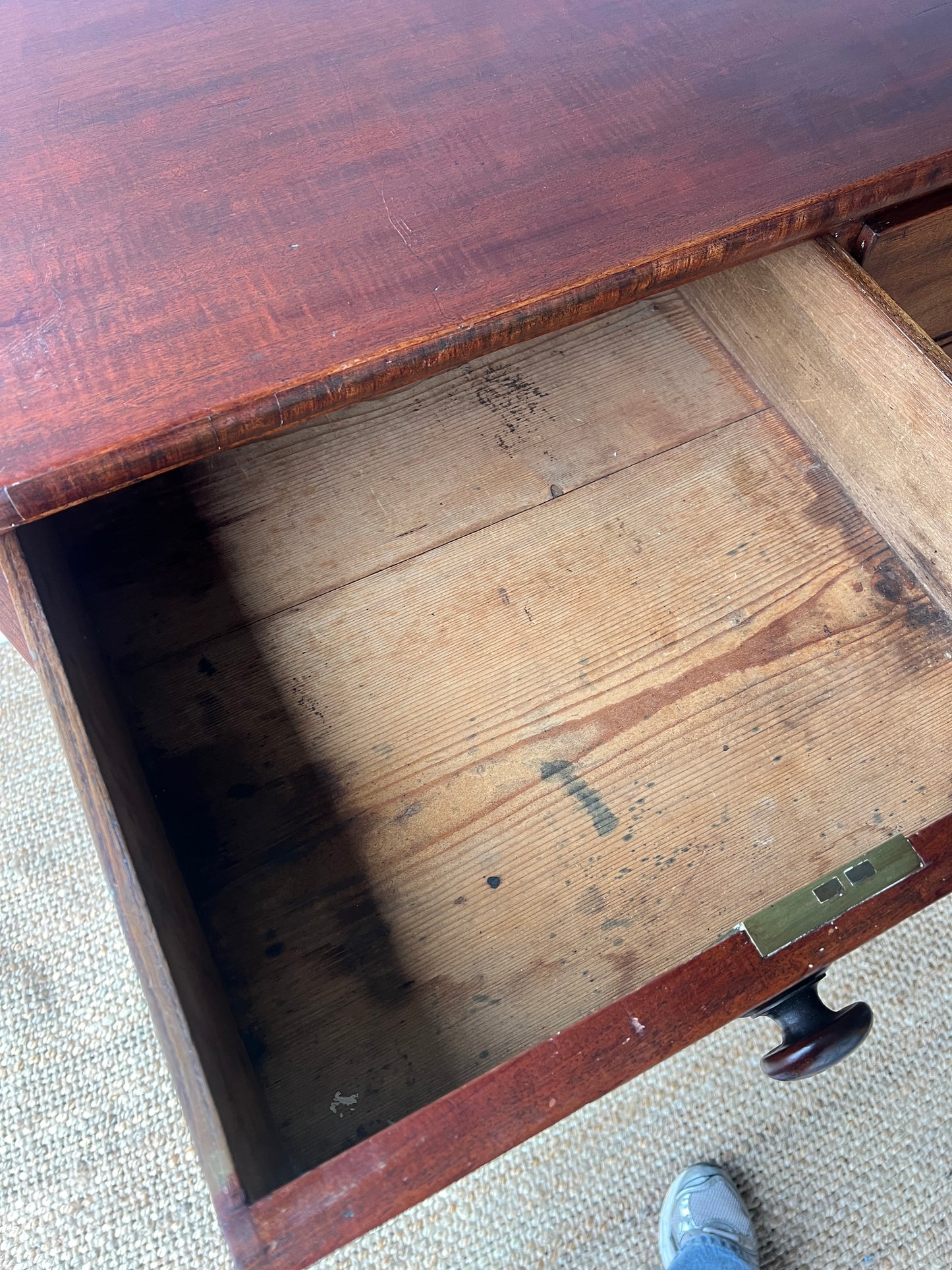 EARLY VICTORIAN MAHOGANY CHEST OF DRAWERS
