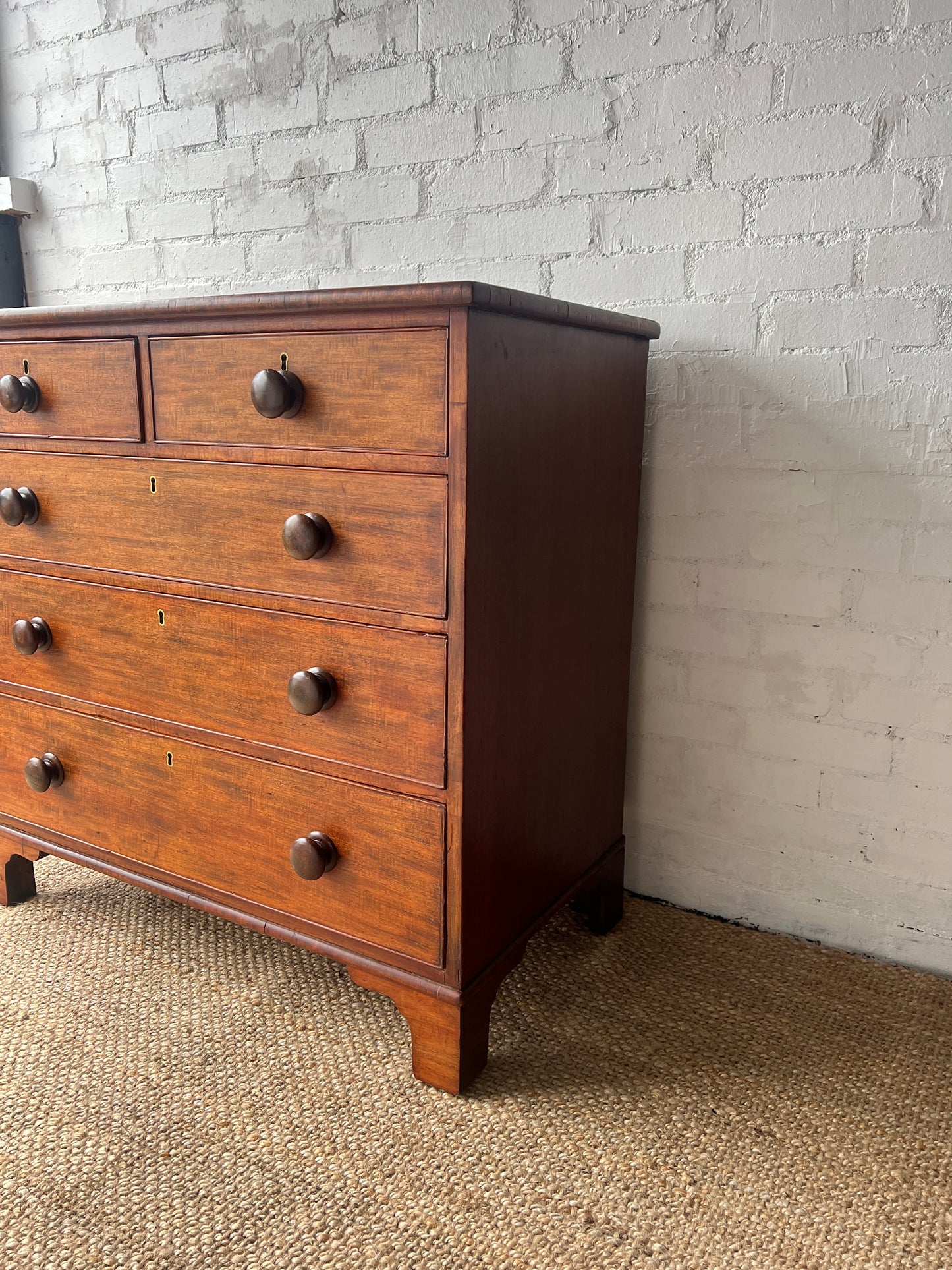 EARLY VICTORIAN MAHOGANY CHEST OF DRAWERS