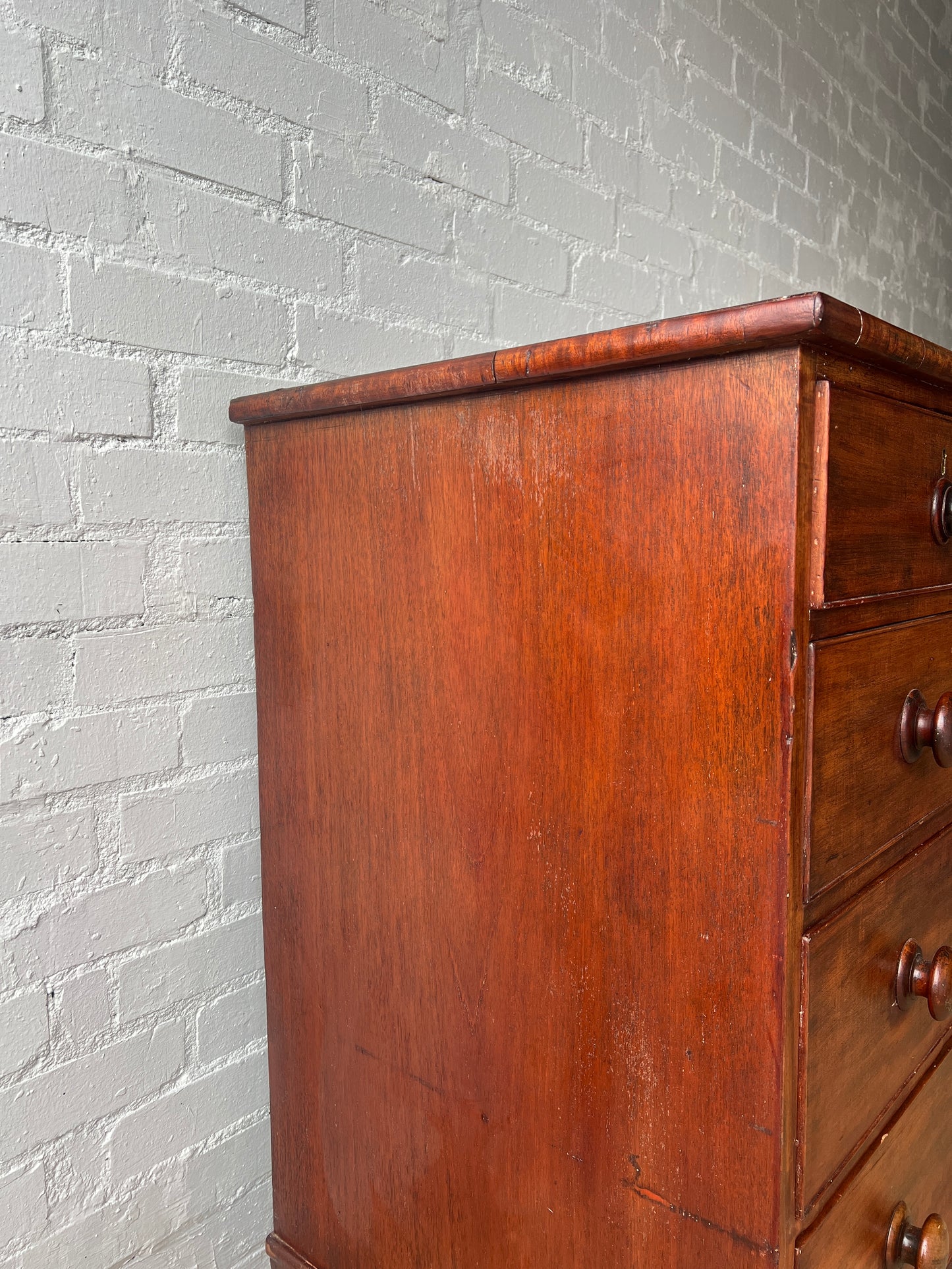 EARLY VICTORIAN MAHOGANY CHEST OF DRAWERS