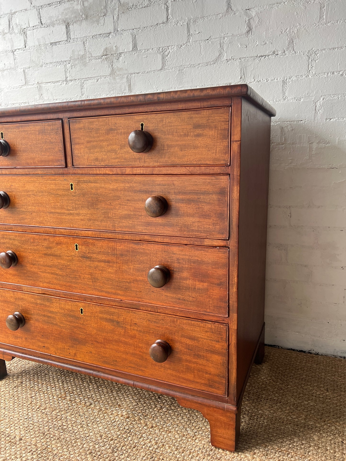 EARLY VICTORIAN MAHOGANY CHEST OF DRAWERS
