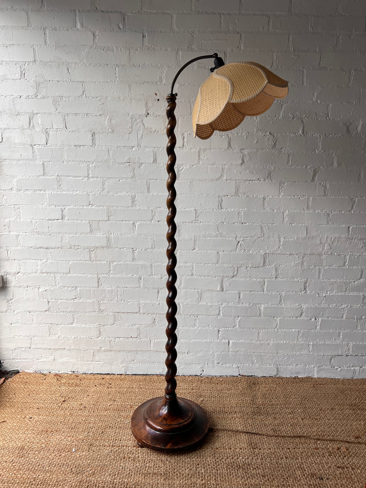 BROWN WIGGLE FLOOR LAMP WITH PETAL SHADE