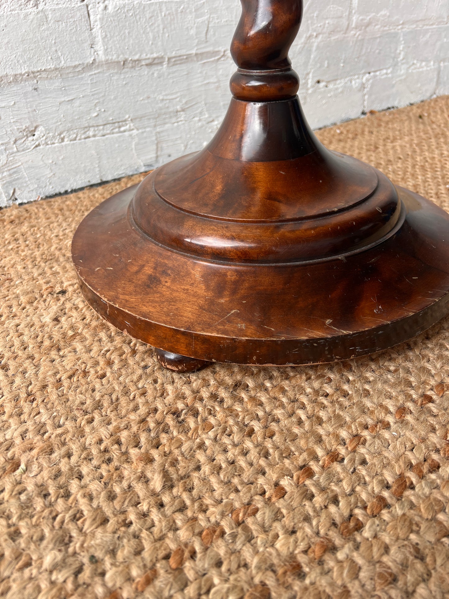 BROWN WIGGLE FLOOR LAMP WITH PETAL SHADE