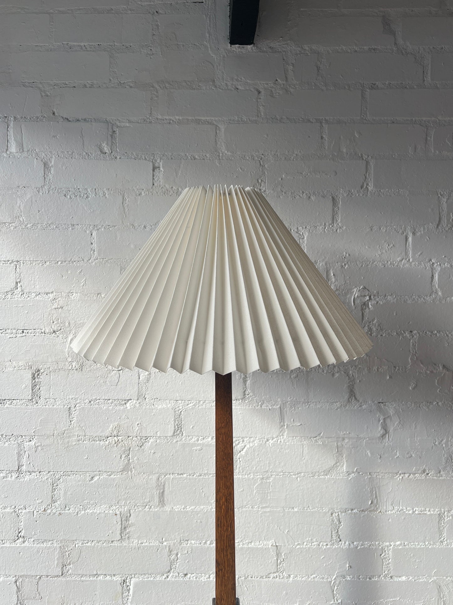 ART DECO FLOOR LAMP