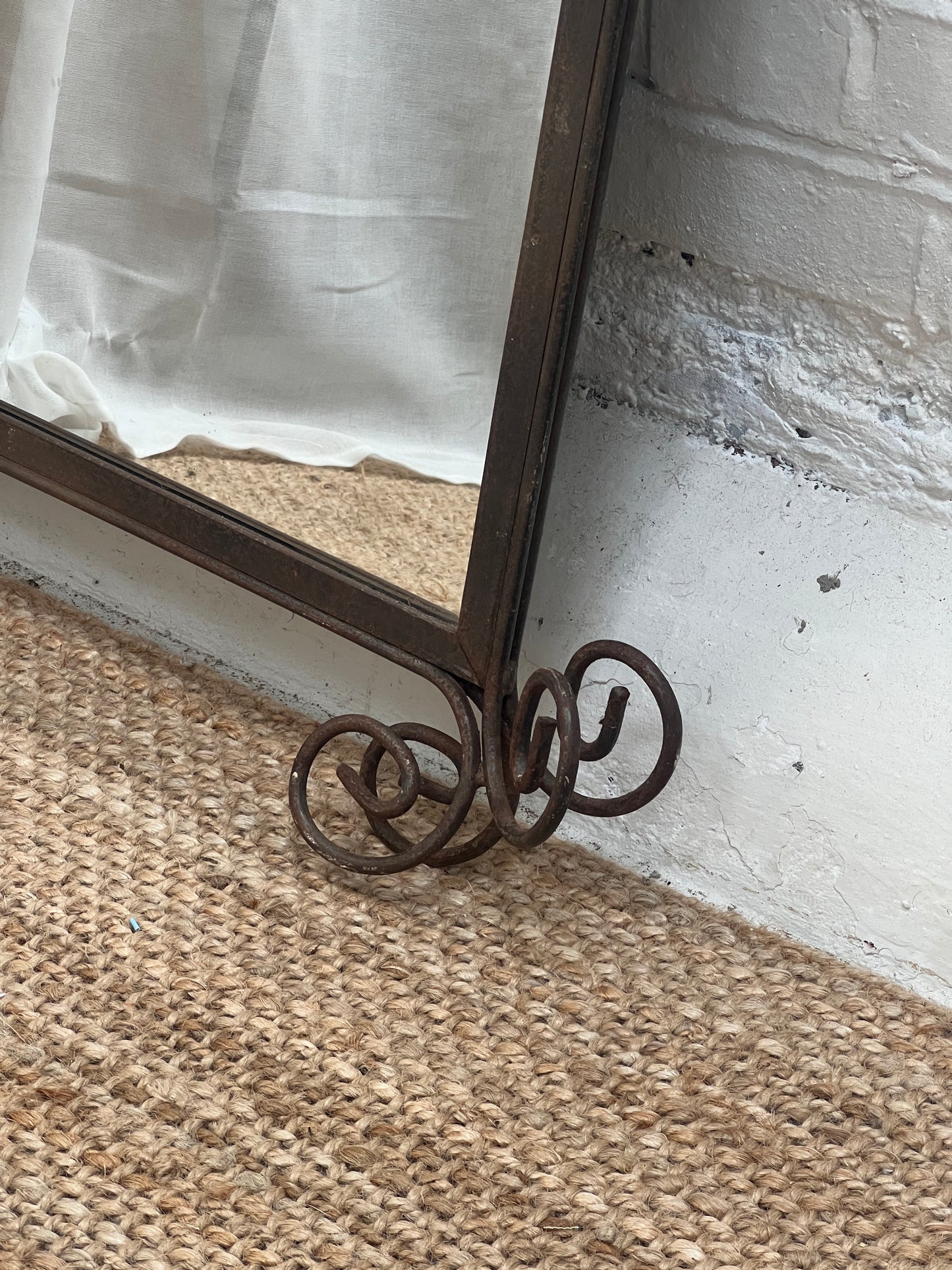 SPRIAL IRON MIRROR