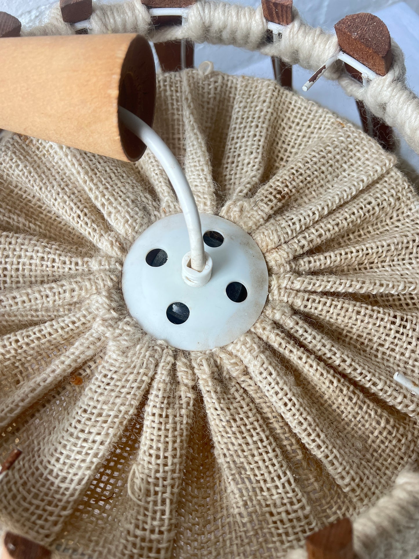 70S ROPE & WOOD PENDANT