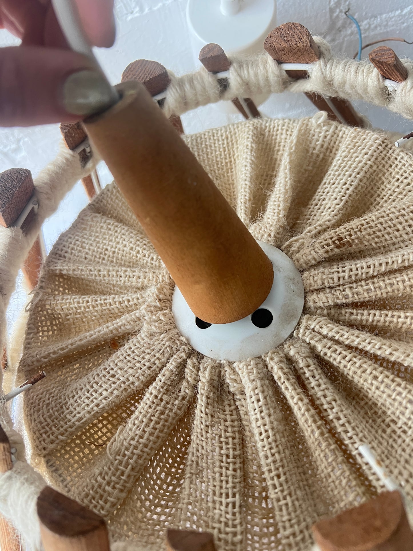 70S ROPE & WOOD PENDANT