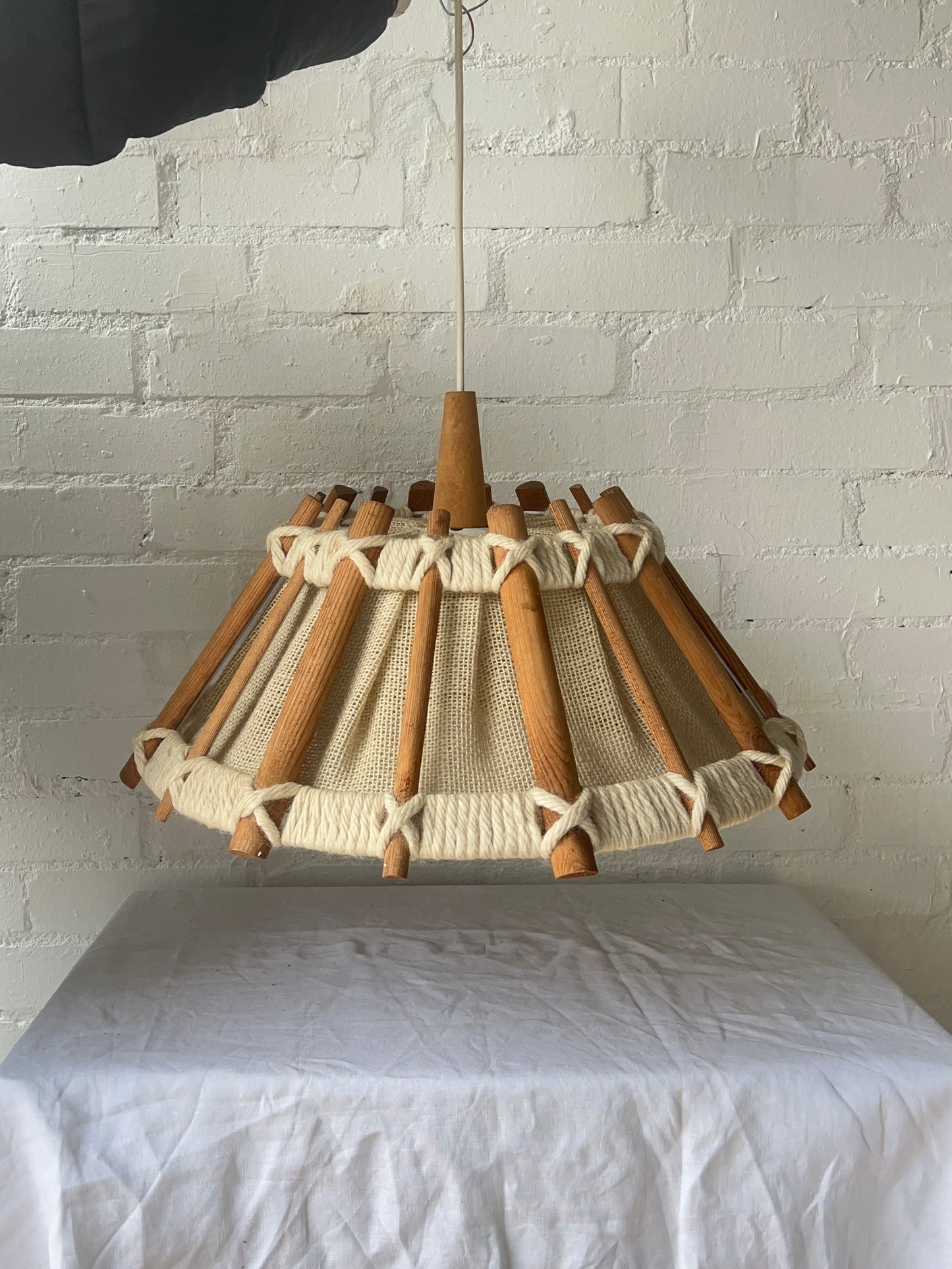 70S ROPE & WOOD PENDANT