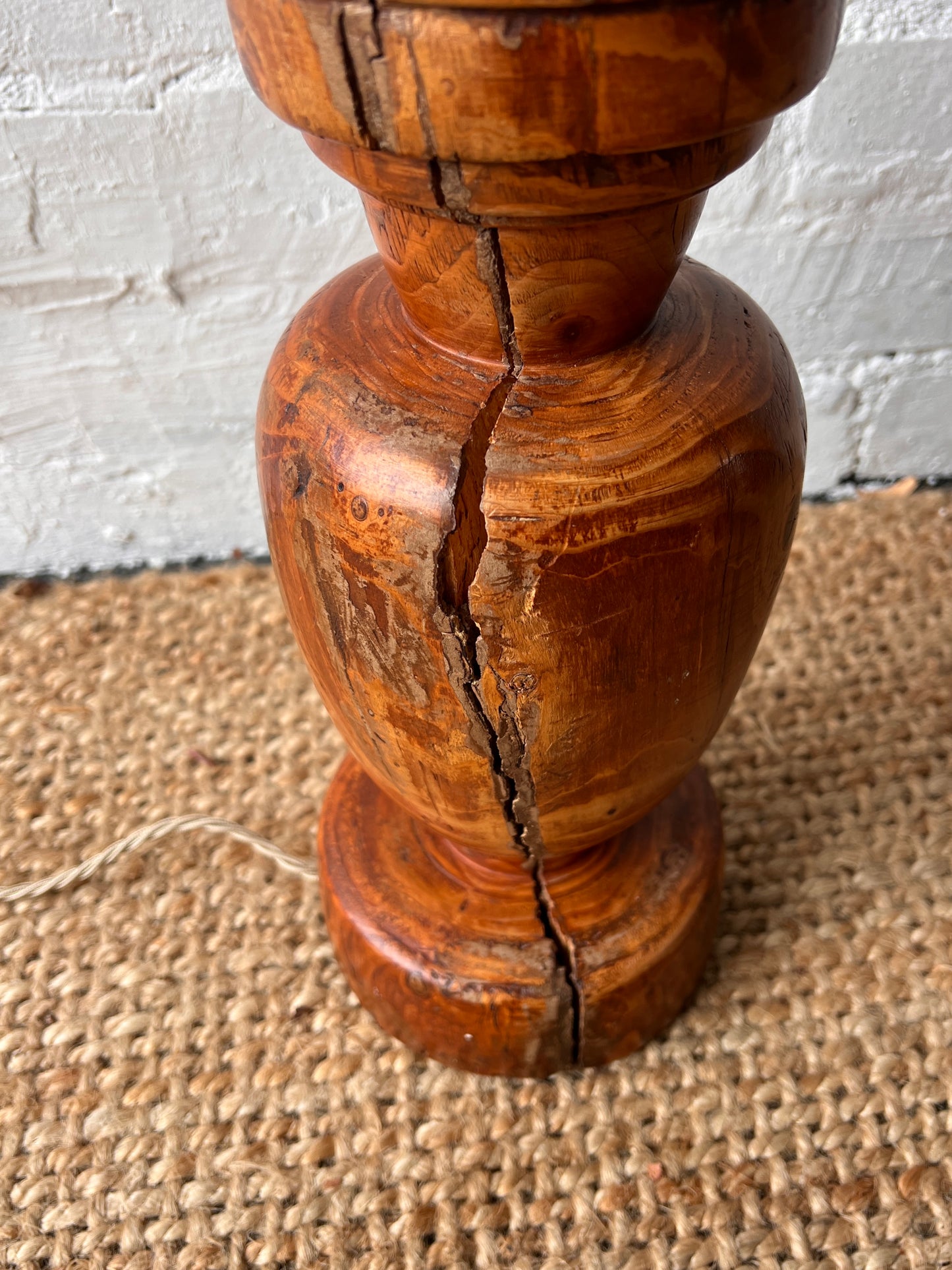 WOODEN URN SHAPED TABLE LAMP
