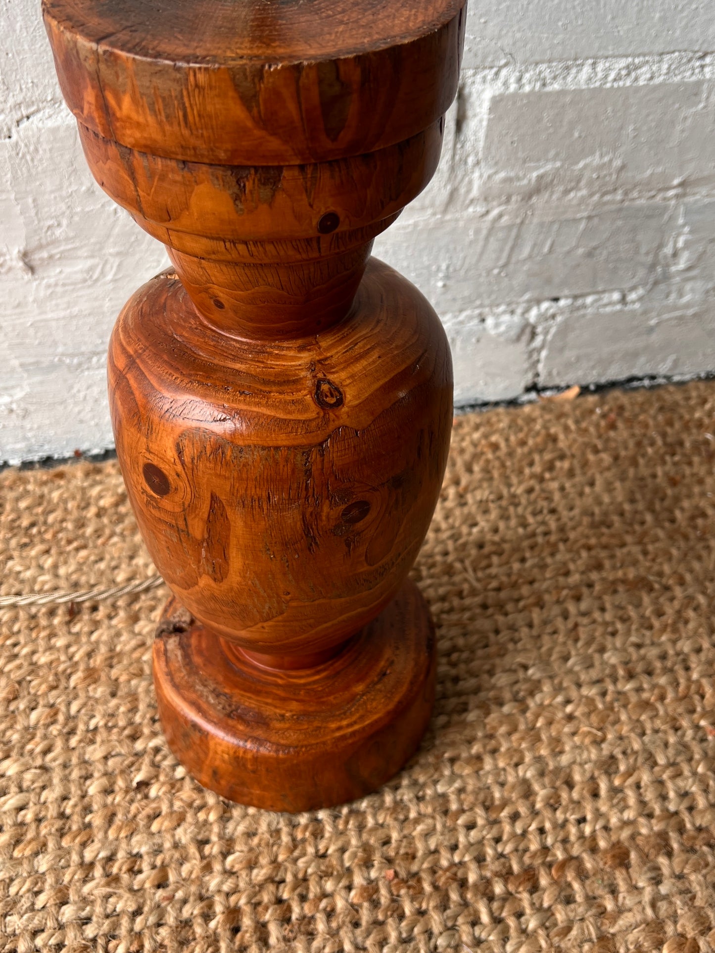 WOODEN URN SHAPED TABLE LAMP