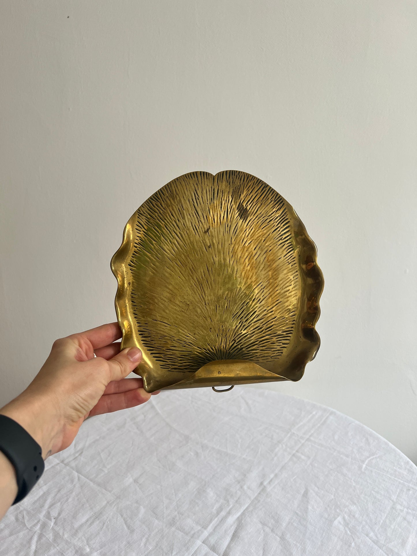 Vintage brass wavy edge leaf sconce / tray