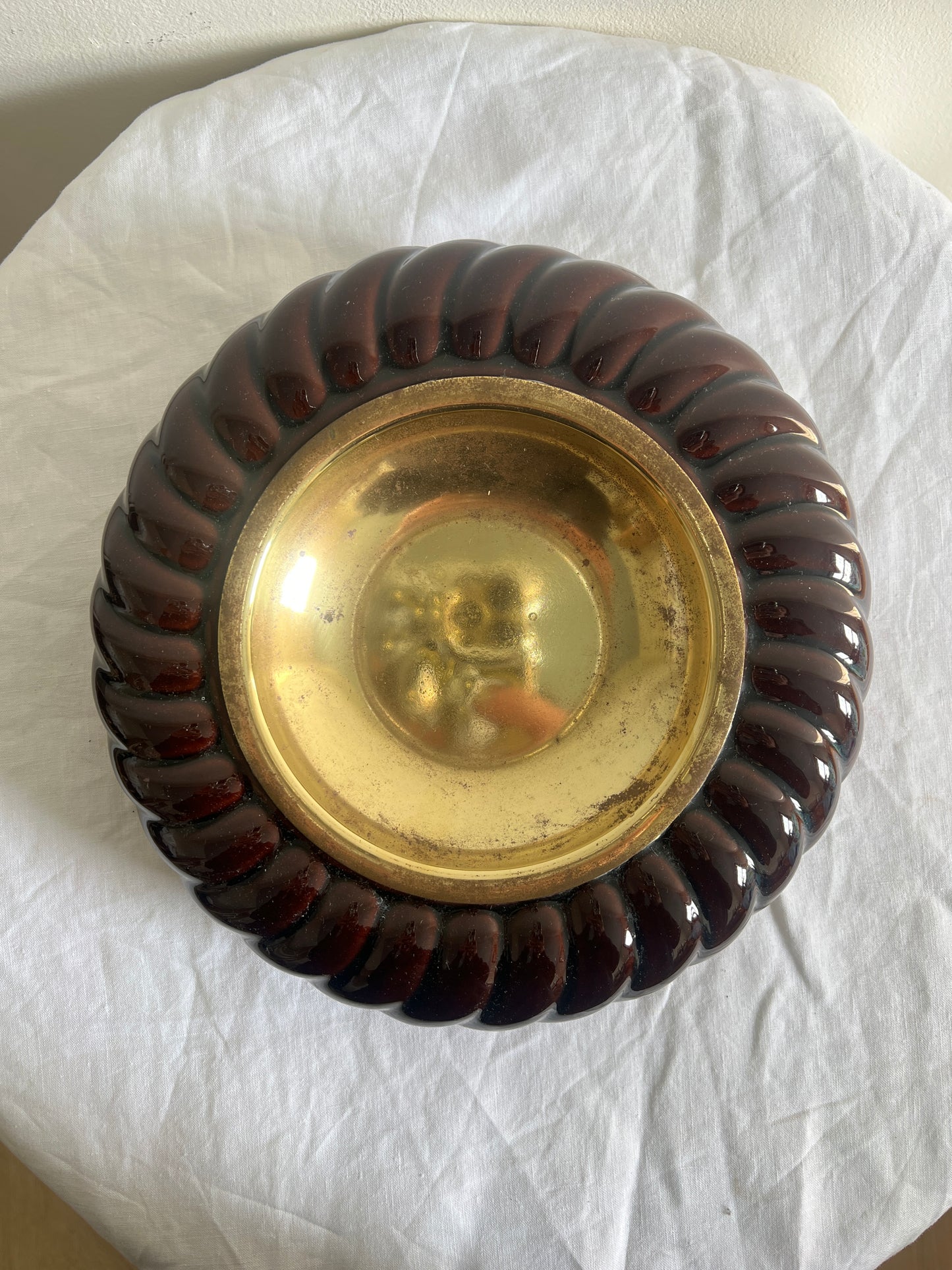 CERAMIC BROWN & BRASS CIRCULAR BOWL