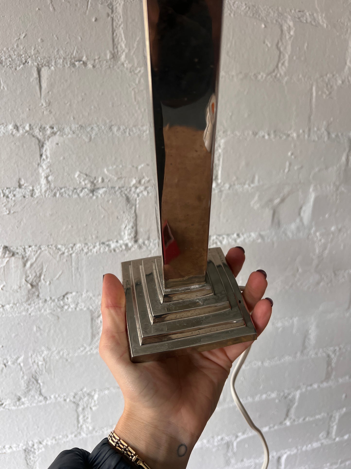 GEOMETRIC CHROME TABLE LAMP