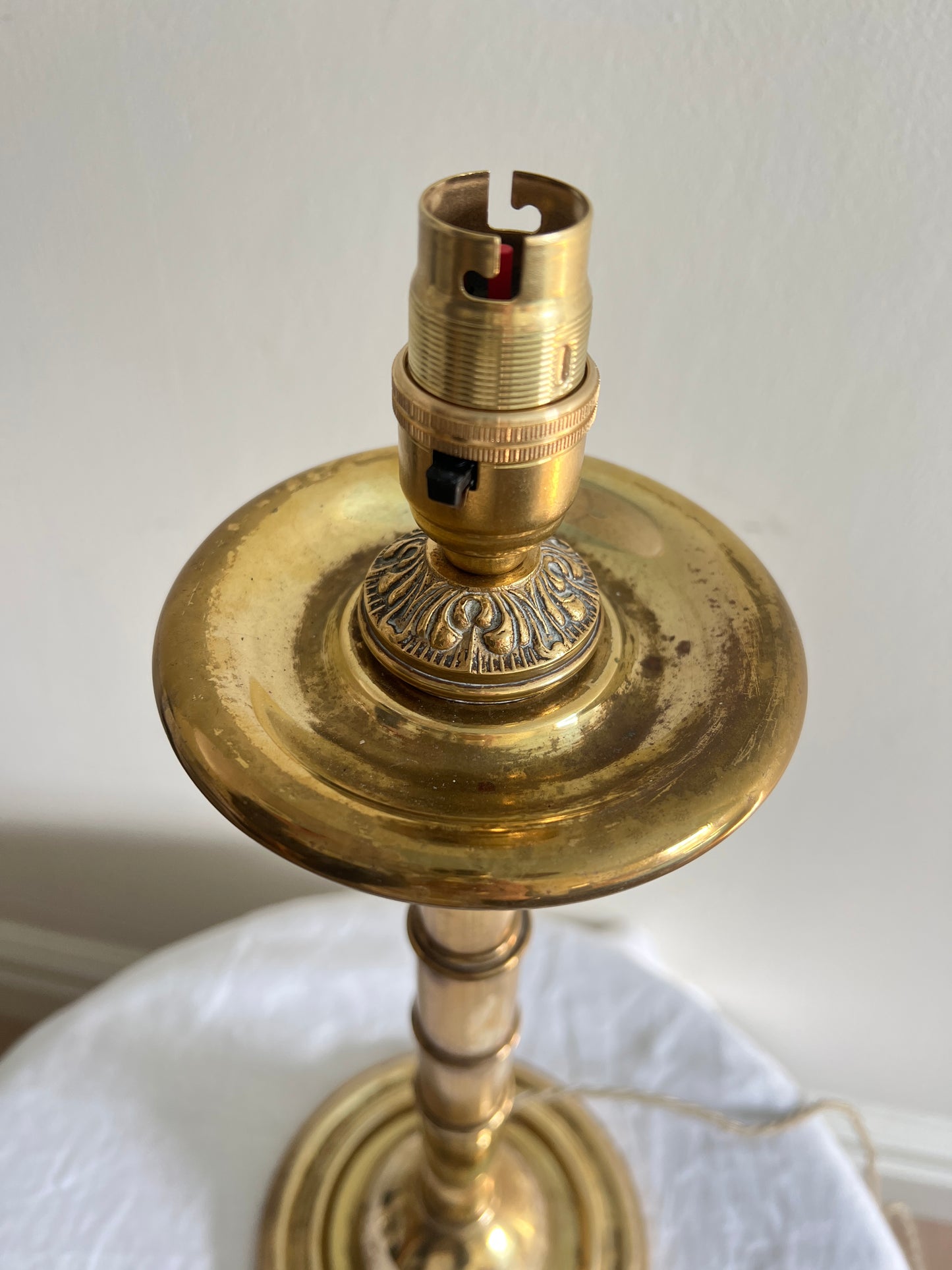 ENGLISH BRASS TABLE LAMP