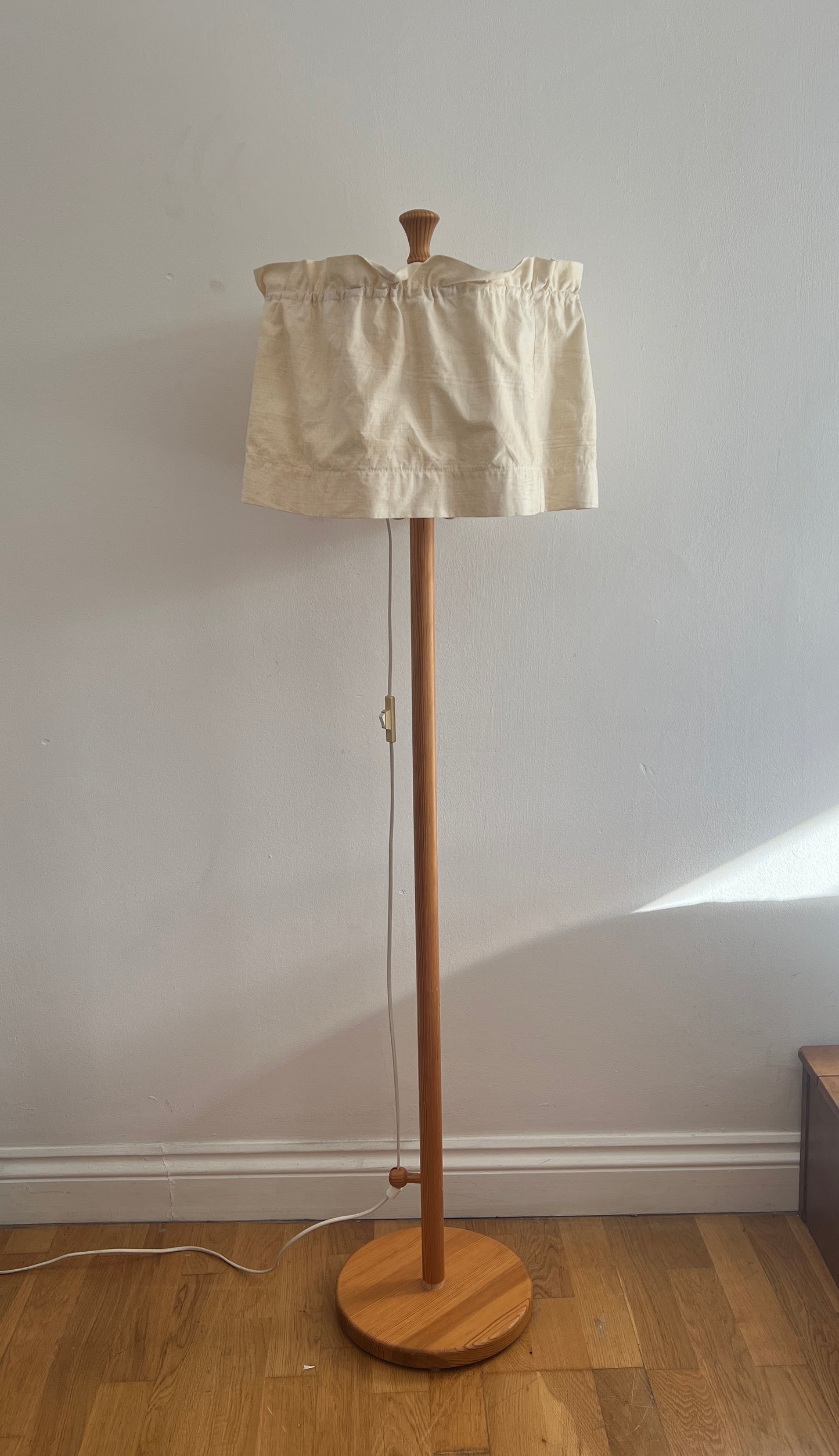 Mid Century pine floor lamp by Swedish designer Yngve Ekström