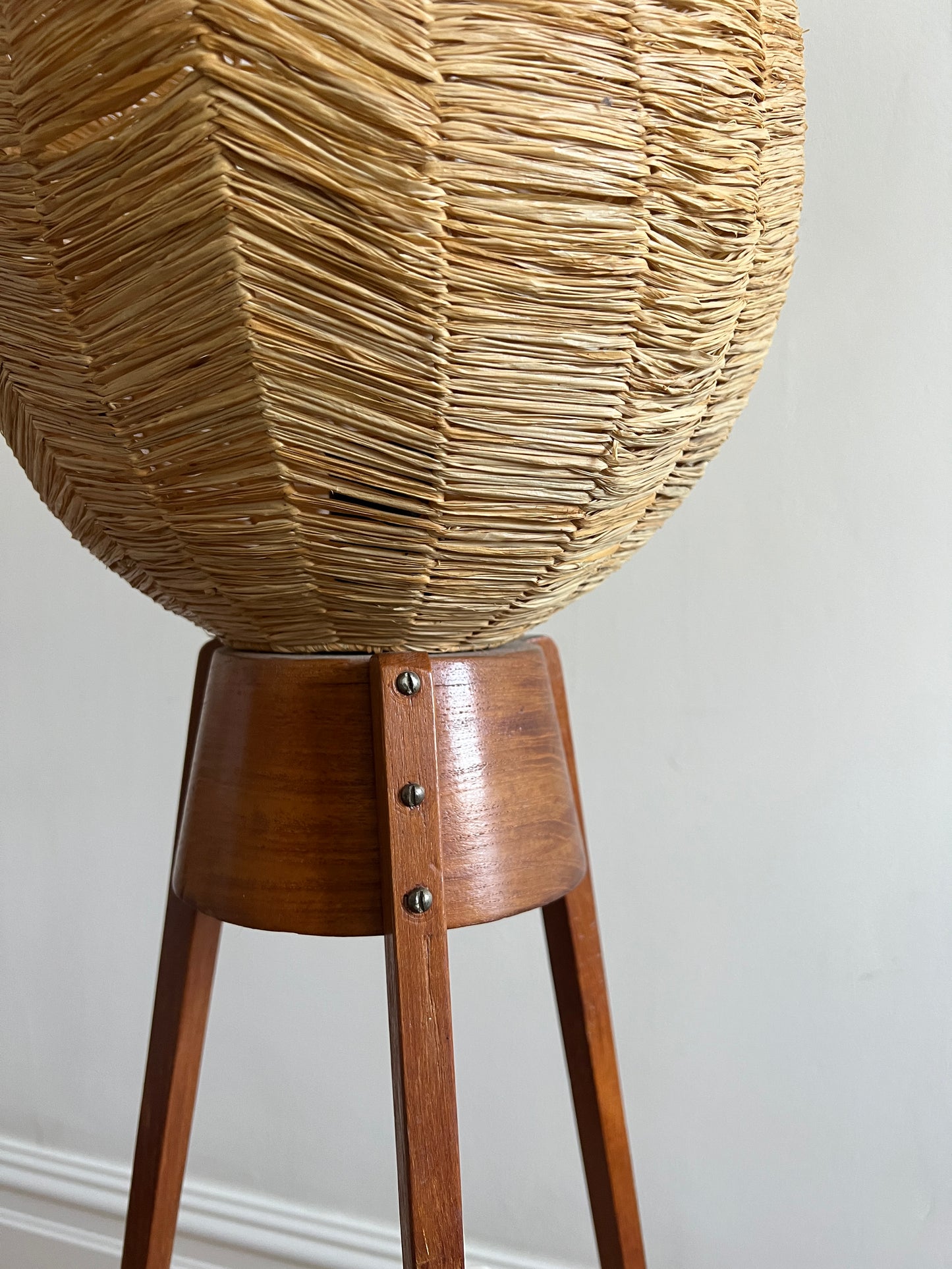 60S TEAK & STRAW SHADE TRIPOD FLOOR LAMP