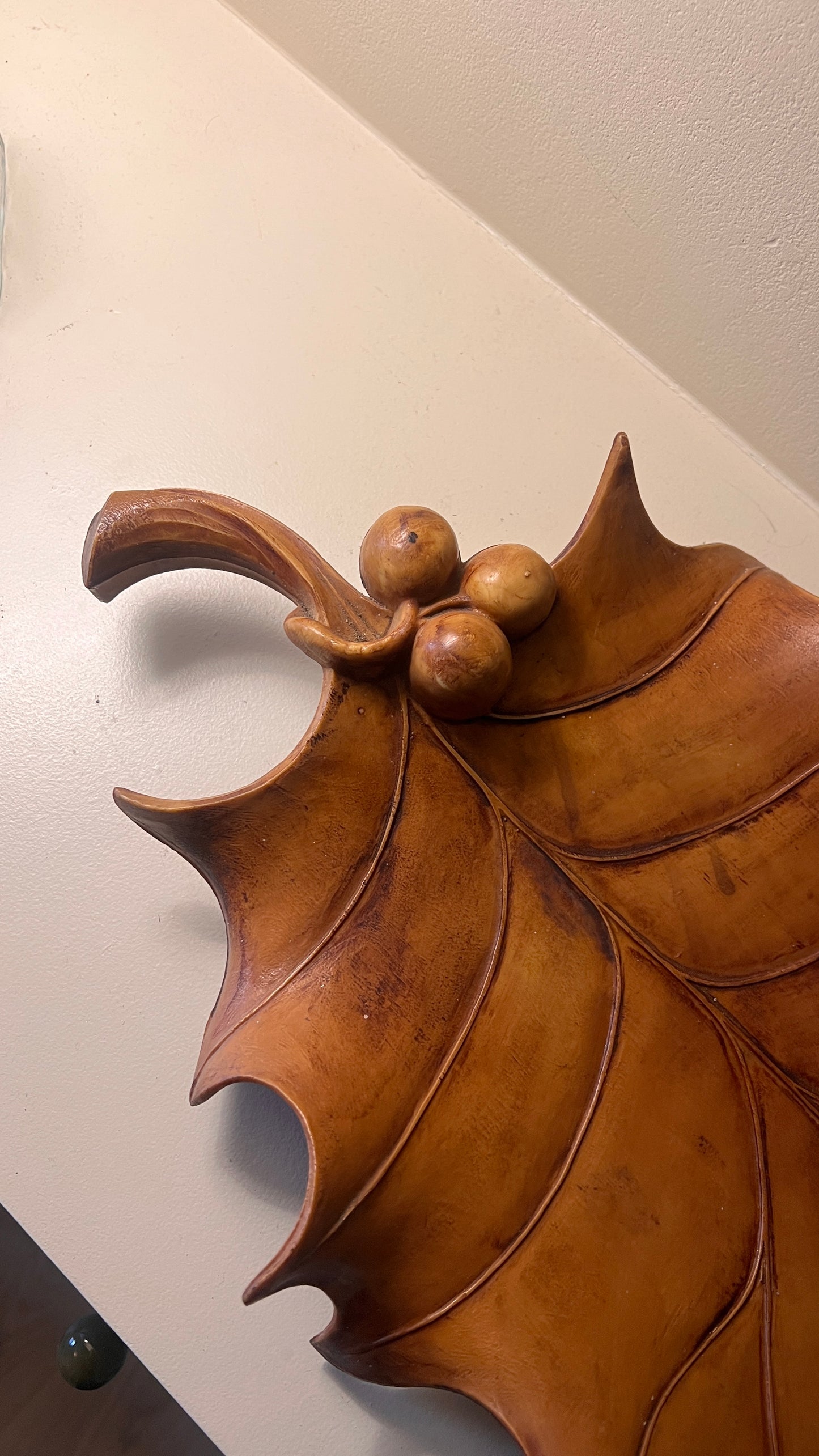 DECORATIVE YEW WOOD HOLLY
