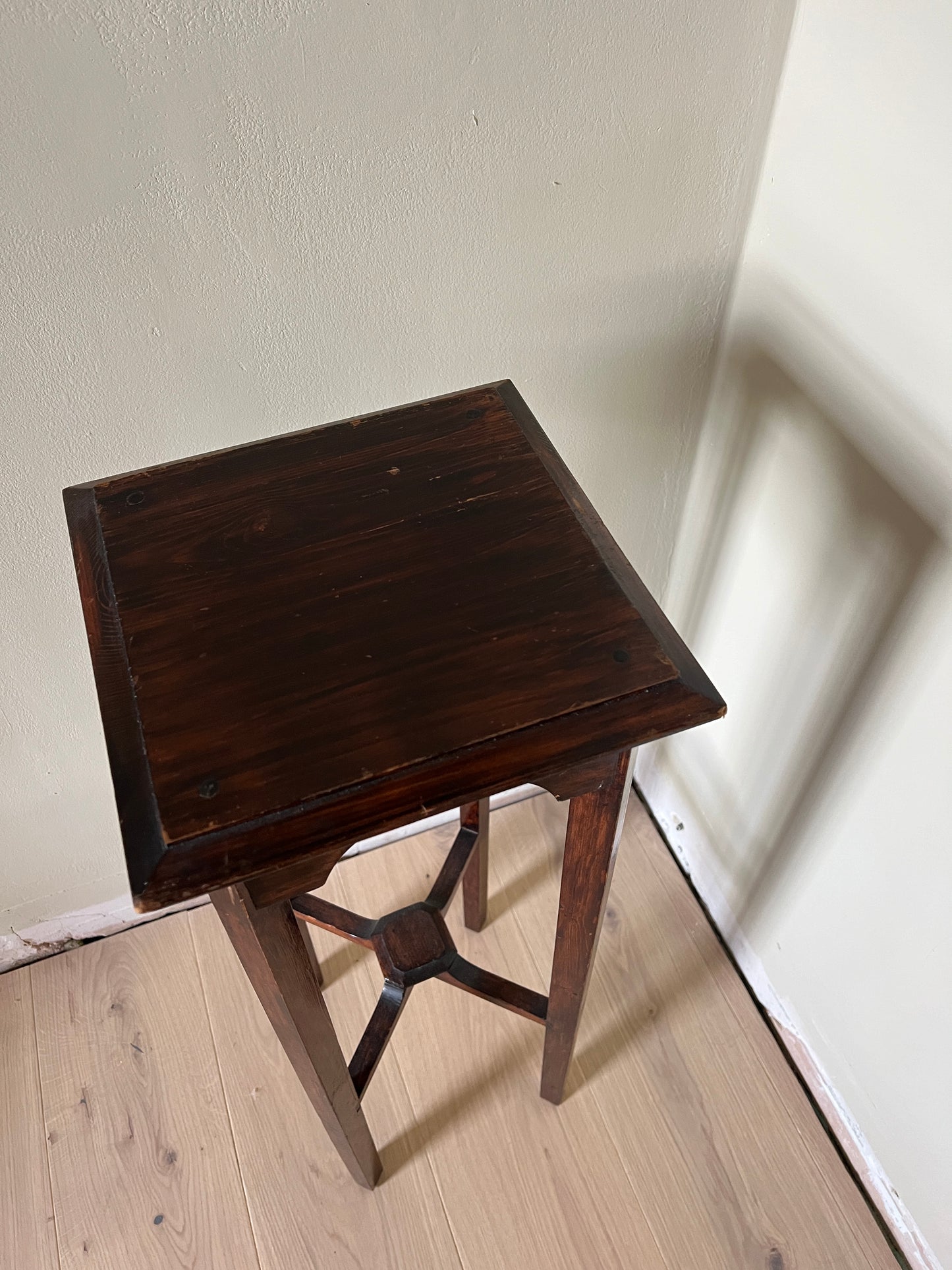 ARTS & CRAFTS STYLE SLIM PLANT STAND