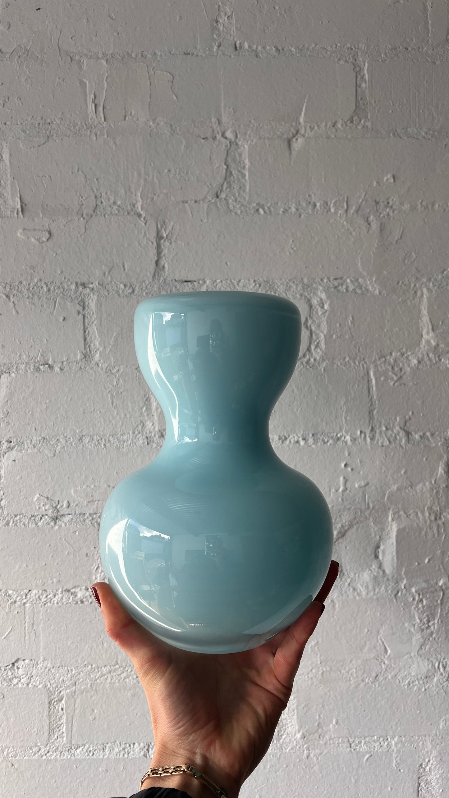 00'S GLOSSY SKY BLUE VASE – ONE