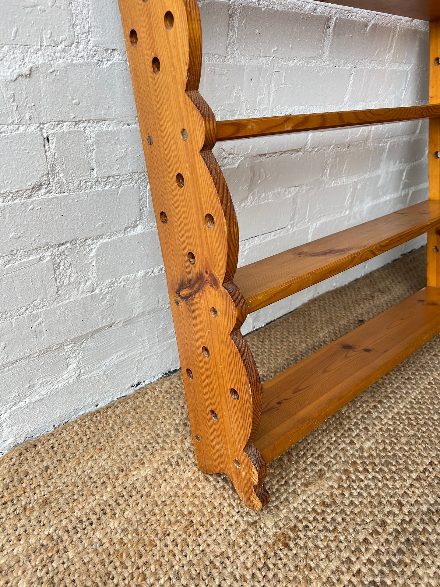 WAVY & DOT PINE SHELVES