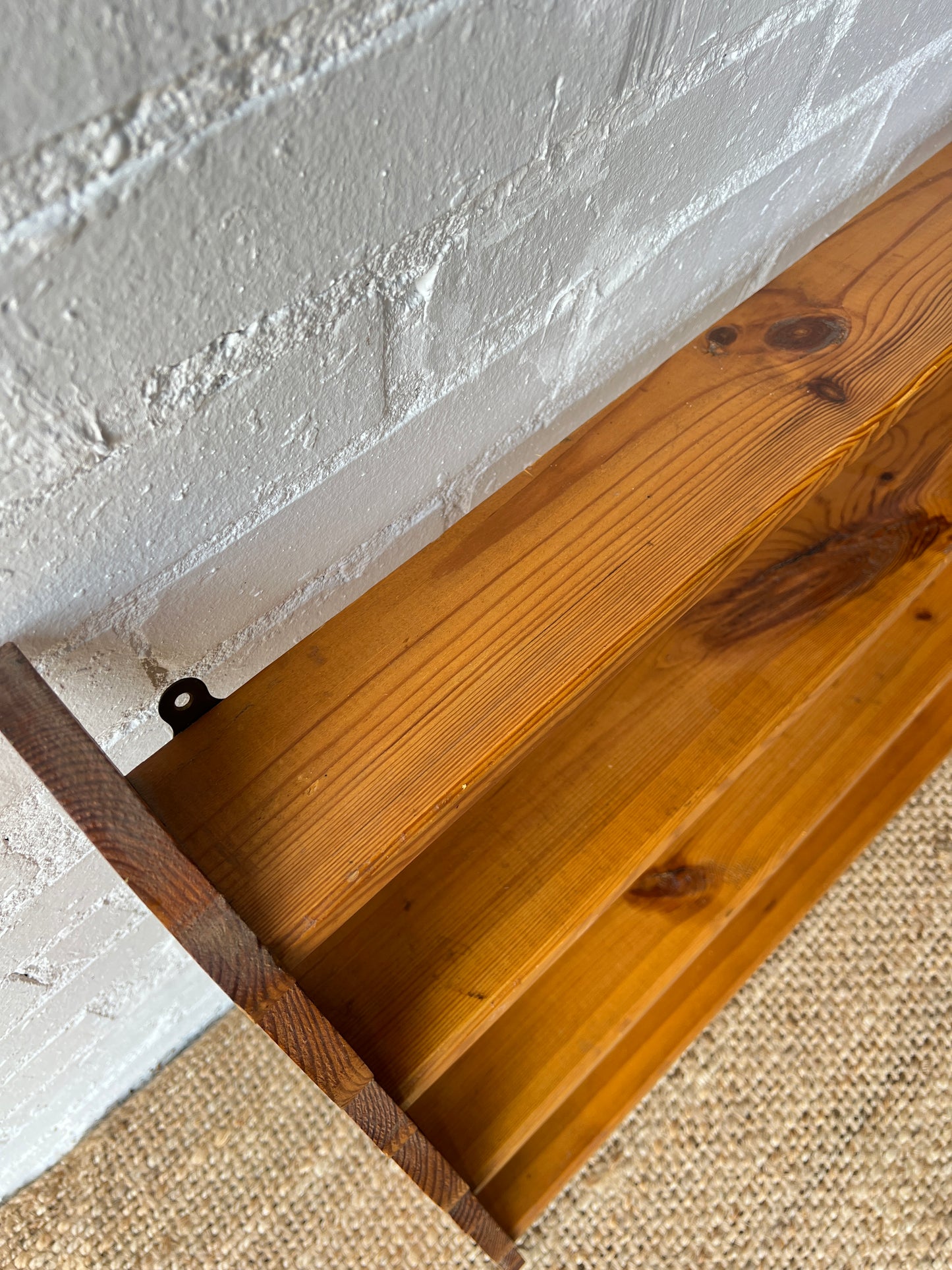 WAVY & DOT PINE SHELVES