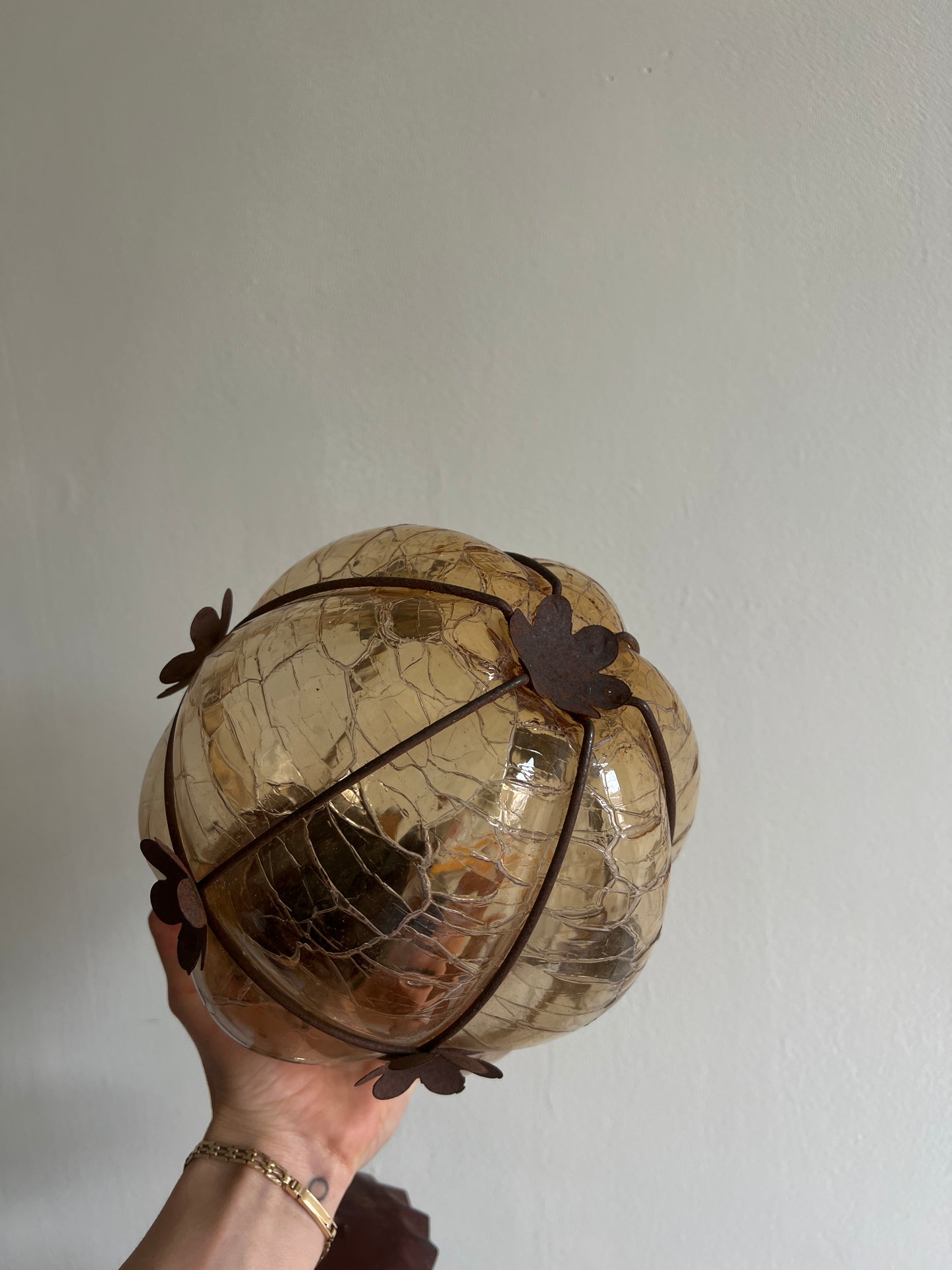 BURGUNDY FLOWER PENDANT