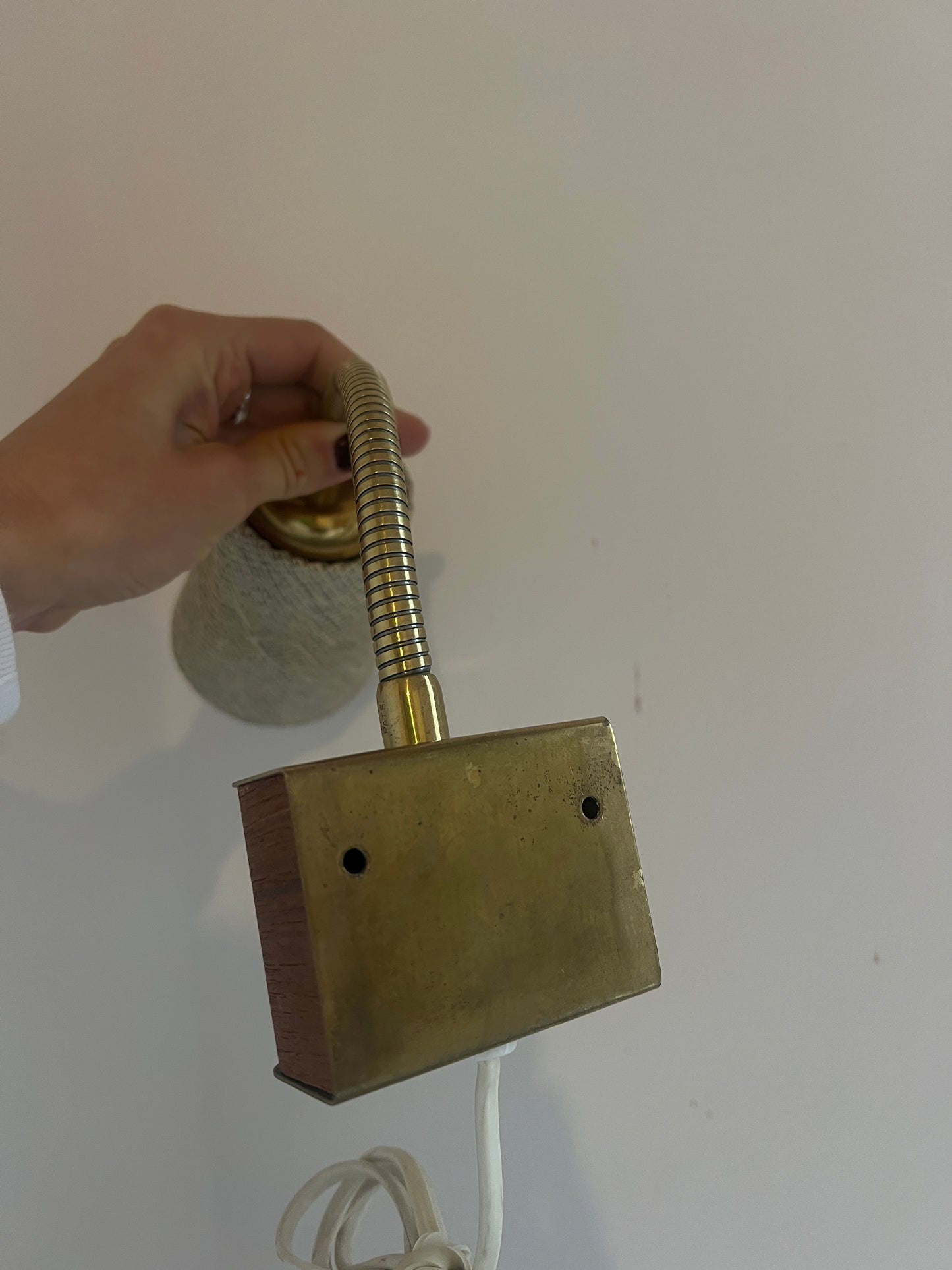 PAIR OF BRASS WALL LIGHTS WITH TEXTURED SHADES