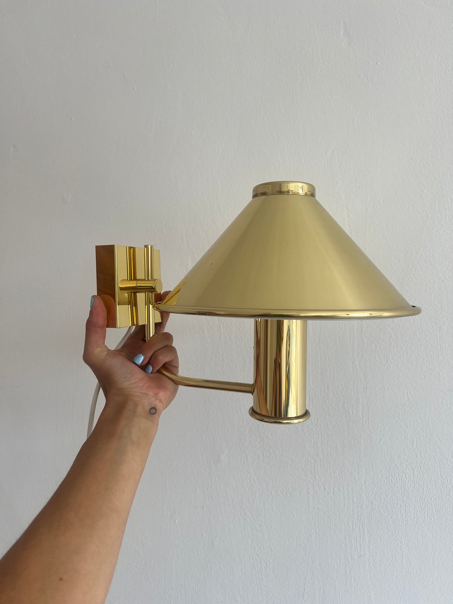 NORWEGIAN SINGLE BRASS WALL LIGHT