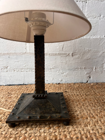 SMALL HAMMERED TABLE LAMP