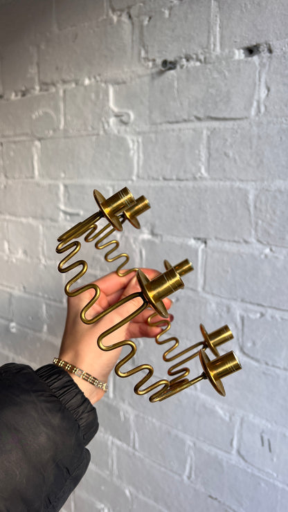 BRASS WIGGLE DECORATIVE CANDLE HOLDER