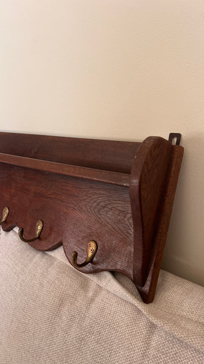 WOODEN WAVY SHELF