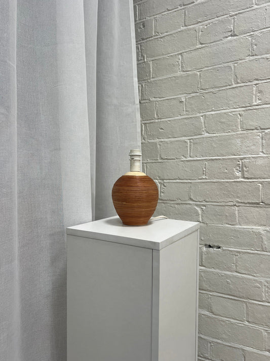 SMALL WICKER TABLE LAMP