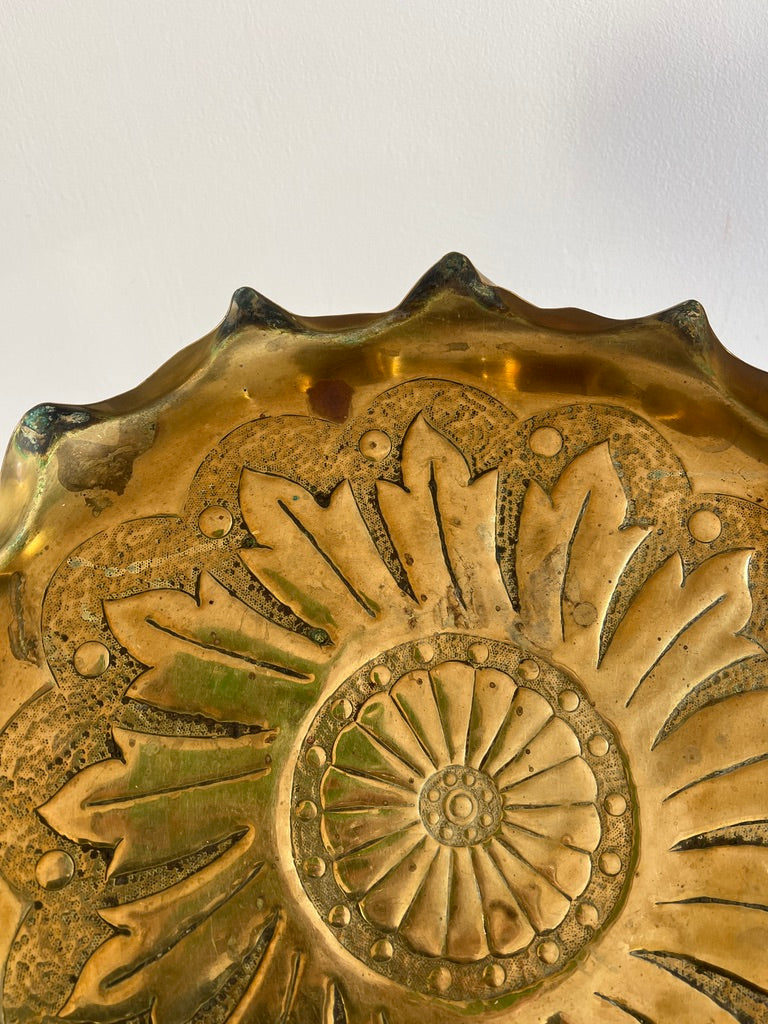 ROUND BRASS SERVING TRAY