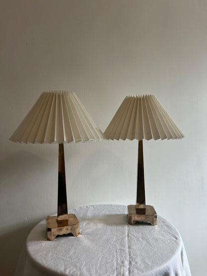 PAIR OF BRASS MID CENTURY BRASS LAMPS