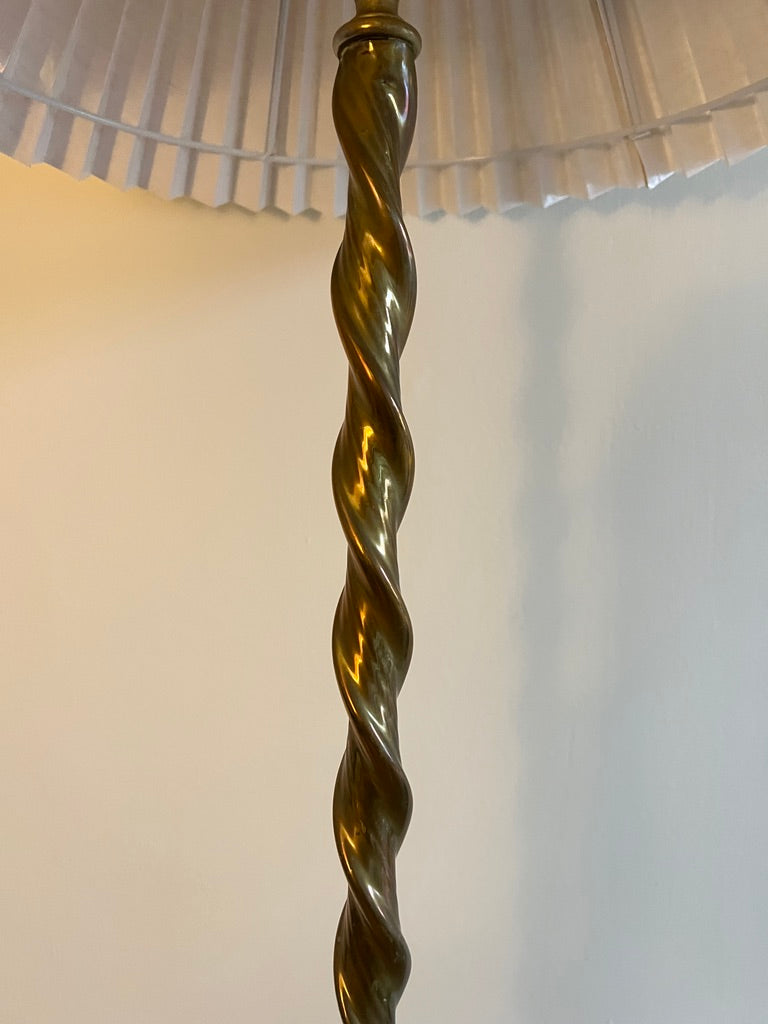TALL BRASS BARLEY TWIST FLOOR LAMP