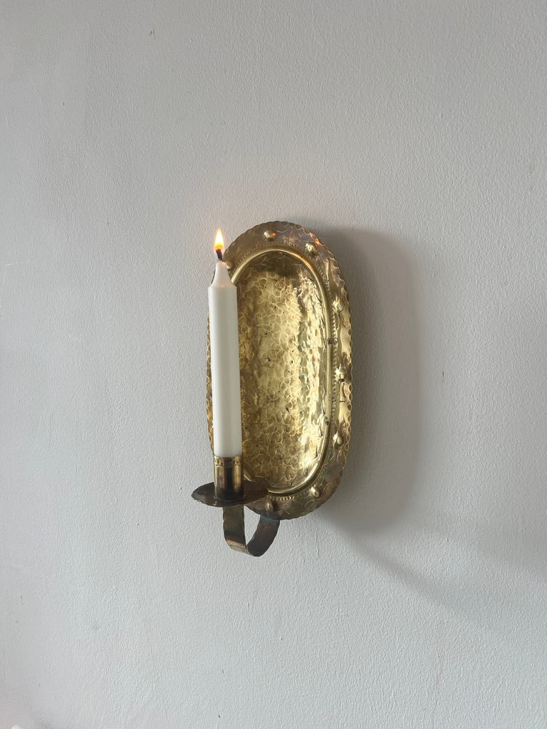 SINGLE OVAL REPOUSSÉ BRASS SCONCE