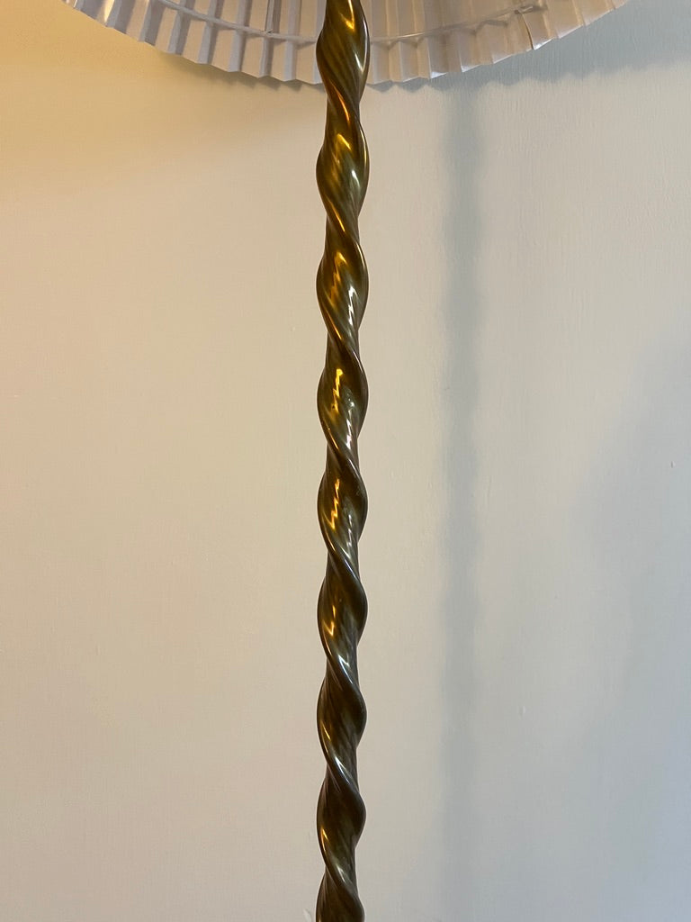 TALL BRASS BARLEY TWIST FLOOR LAMP
