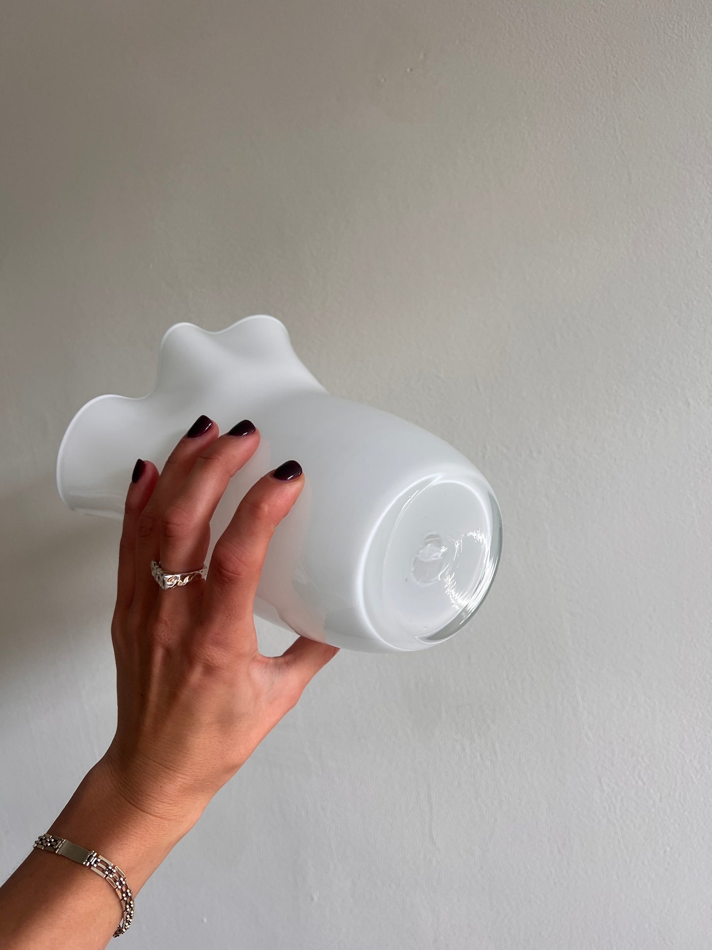 SMALL HANDKERCHIEF GLASS VASE