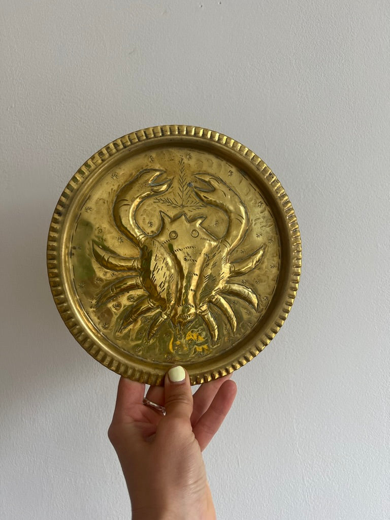 Brass crab wall plate