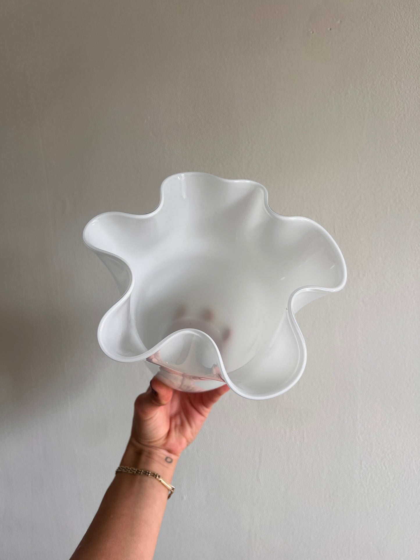 SMALL HANDKERCHIEF GLASS VASE