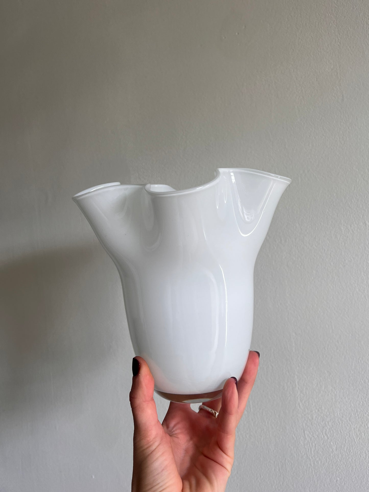 SMALL HANDKERCHIEF GLASS VASE