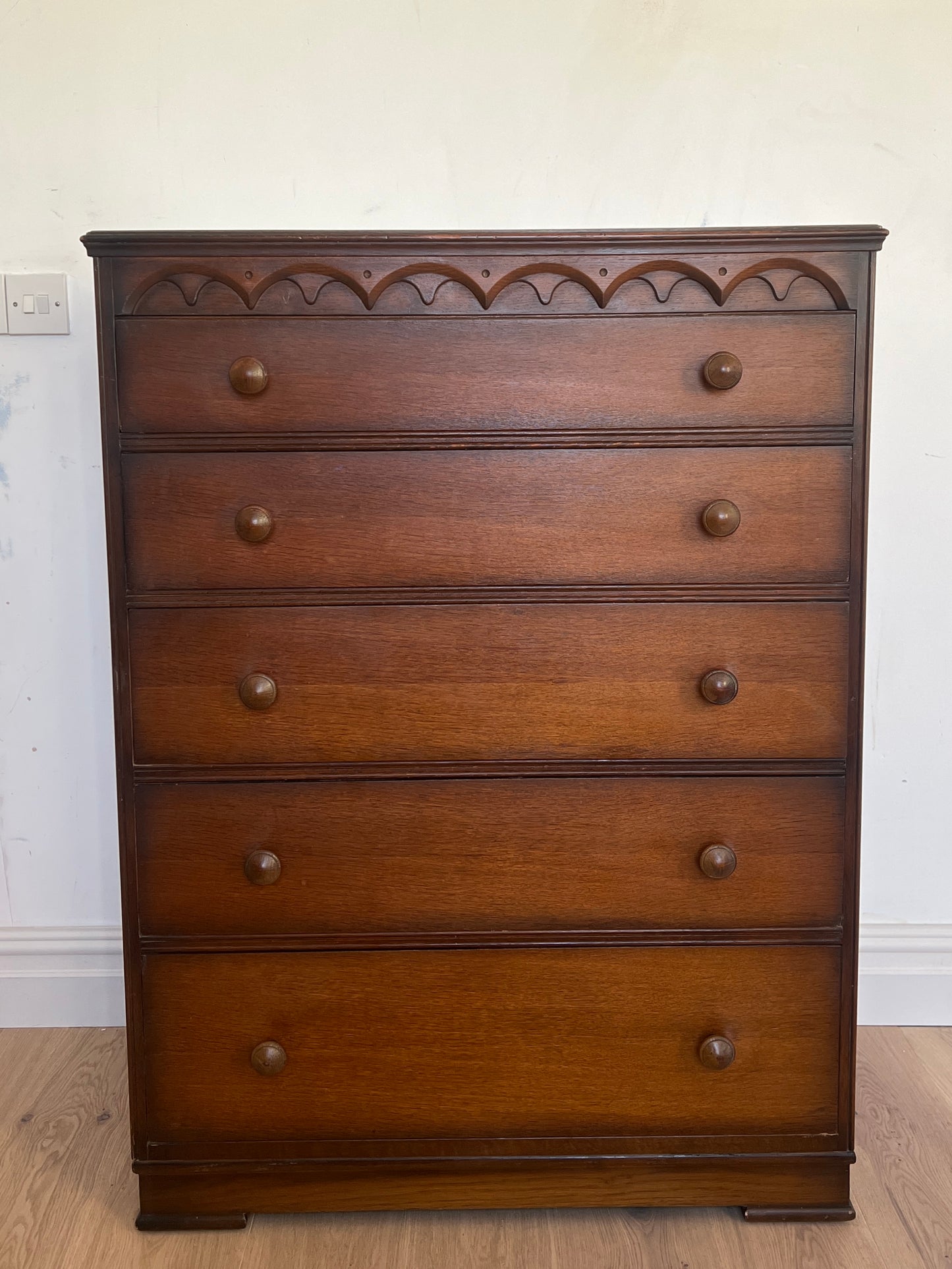 SCALLOPED WOOD TALLBOY CHEST OF DRAWERS