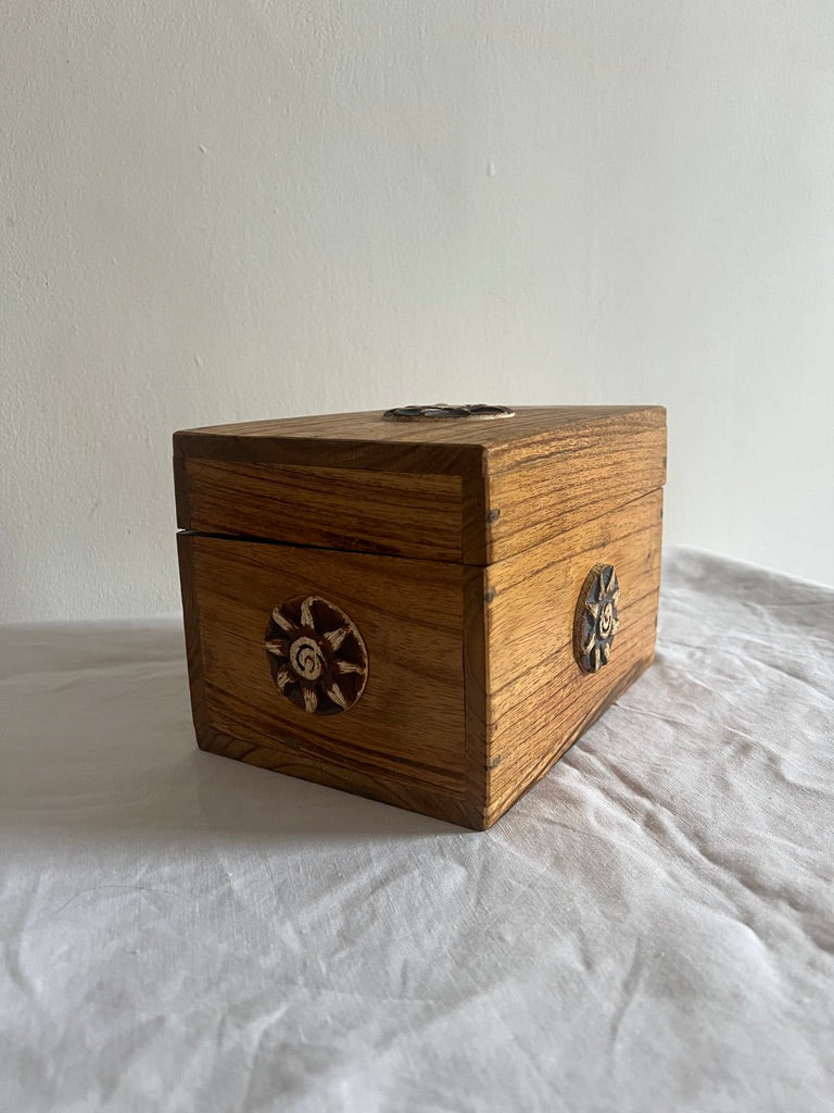 WOODEN SUN BOX