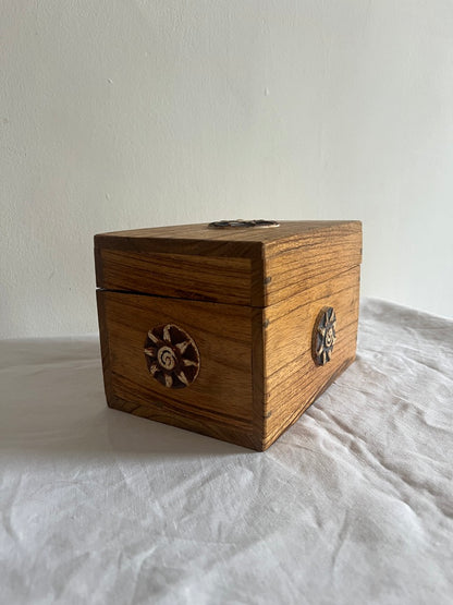 WOODEN SUN BOX
