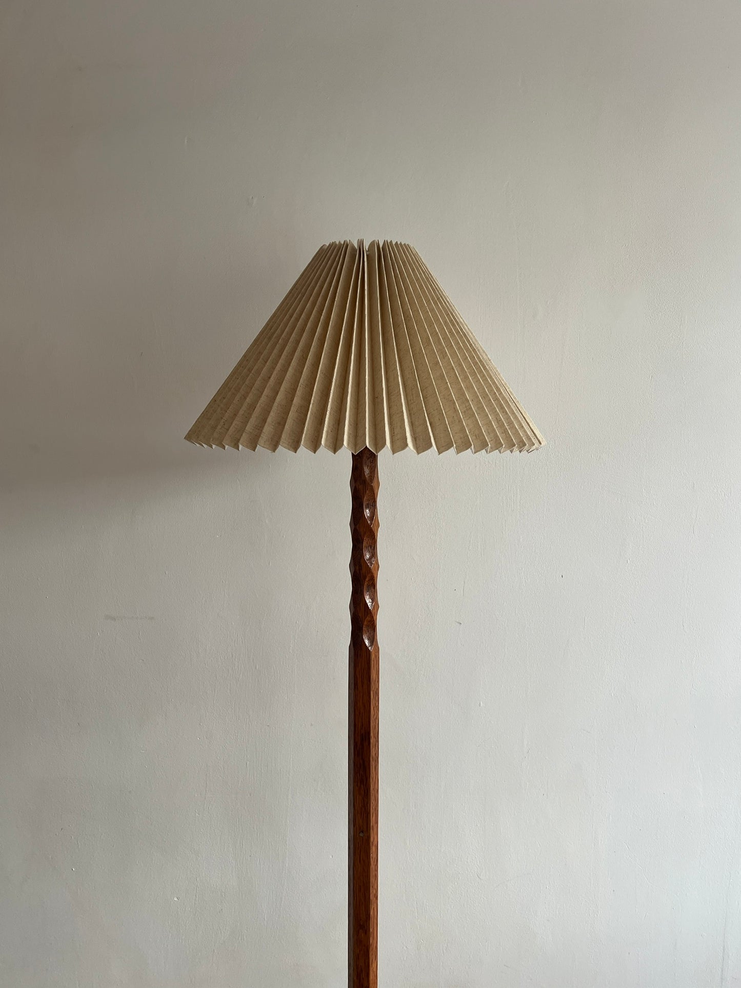 TALL WOODEN ART DECO FLOOR LAMP