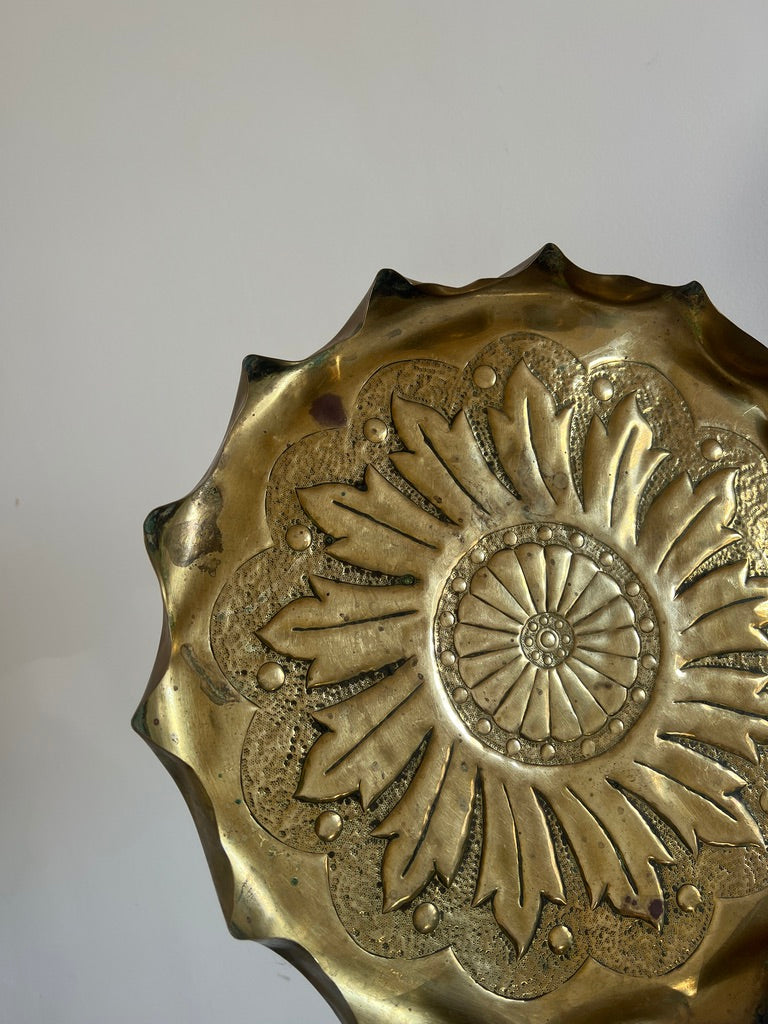ROUND BRASS SERVING TRAY